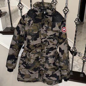 Canada Goose Gabriola Parka Camouflage Hooded Down Coat Size Small